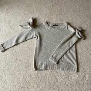 NWOT ANN TAYLOR Grey Sweater with Bows
